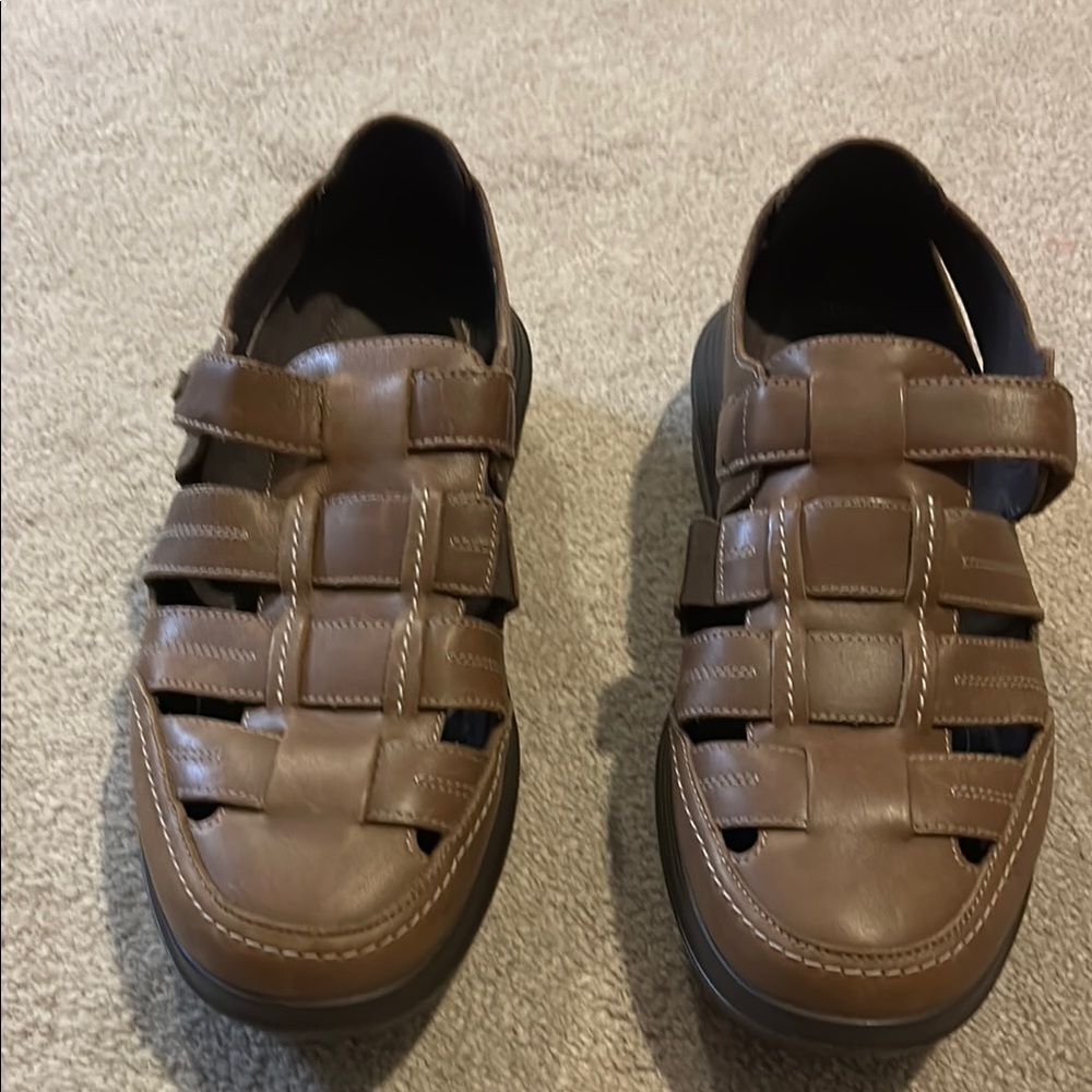 KyBoot leather sandals size 10.5 barely worn. Brown men’s